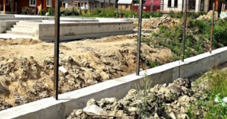 Фундамент под забор заказать в Южно-Сахалинске - заливка фундамента для забора | от 1583 за п.м.